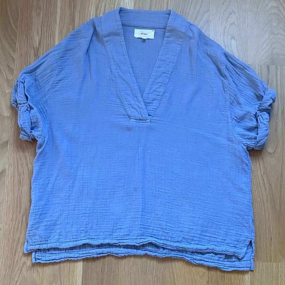 Xirena Avery V-Neck Shirt - Periwinkle - Picture 3 of 7